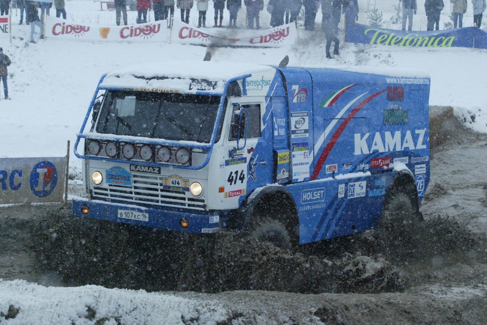 Nissan Dakar 2004