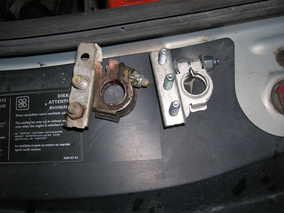 Как закрепить аккумулятор рено симбол - 82 фото