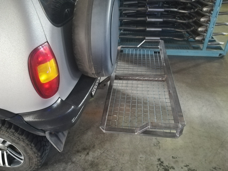 Грузовая платформа на фаркоп 1.0 — Chevrolet Niva (1G), 1,7 л, 2004 ...