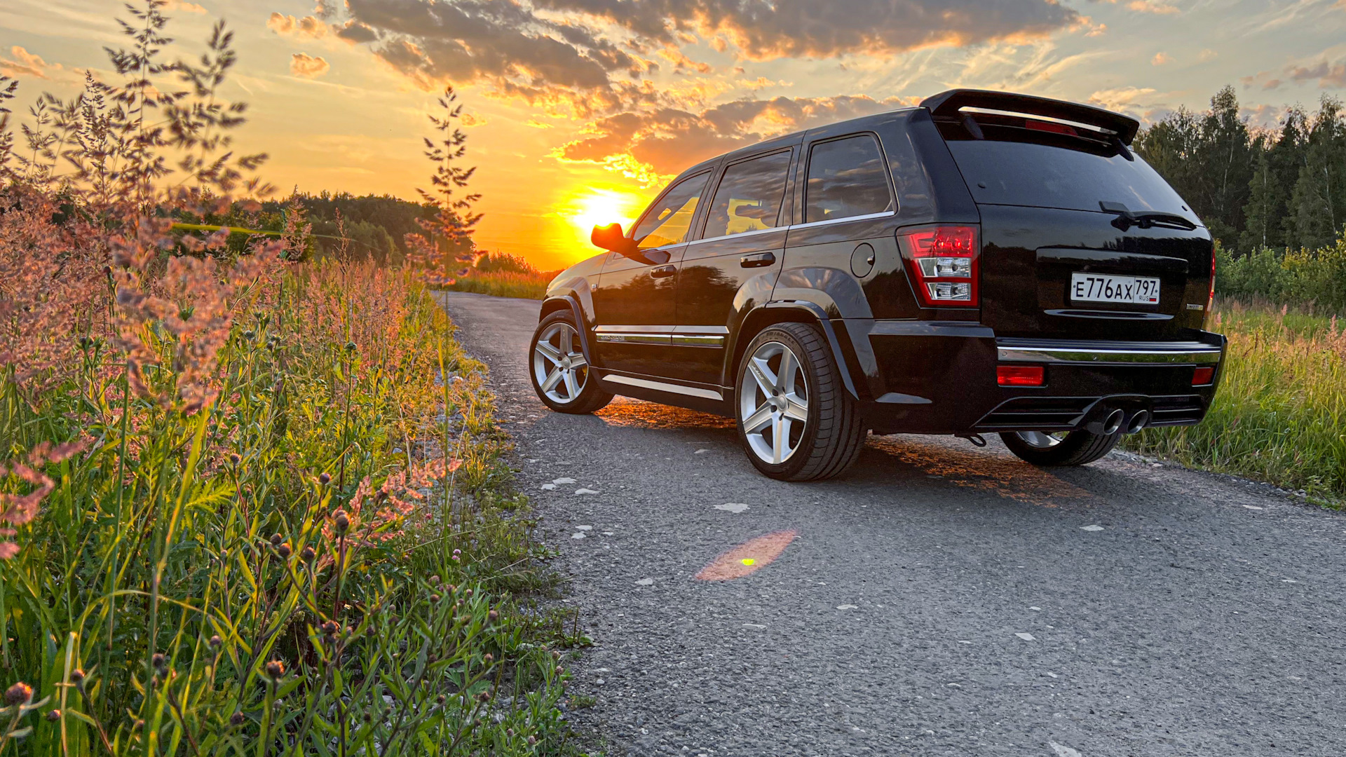 Jeep Grand Cherokee SRT-8 (WK) 6.1 бензиновый 2008 | на DRIVE2