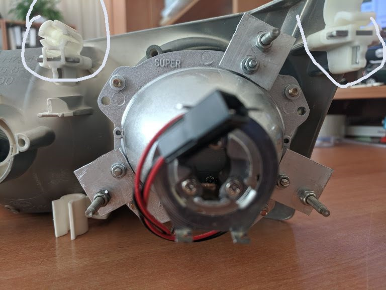 Ищется разбитая фара дорест (желательно правая) — Saab 9-3 (2G), 2 л ...