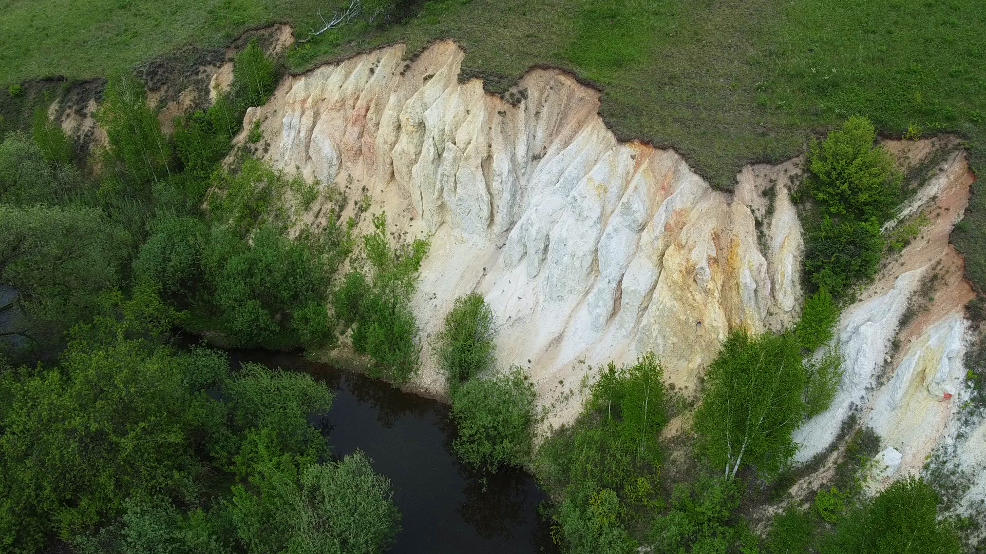 Белая скала на реке Шипуниха