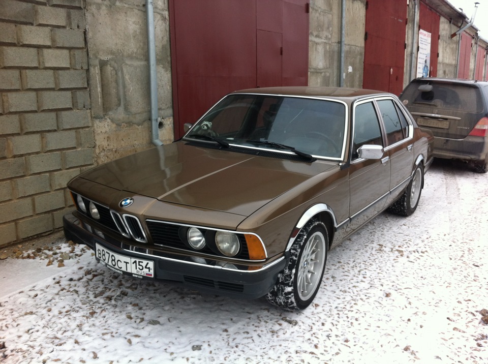 BMW акула 735