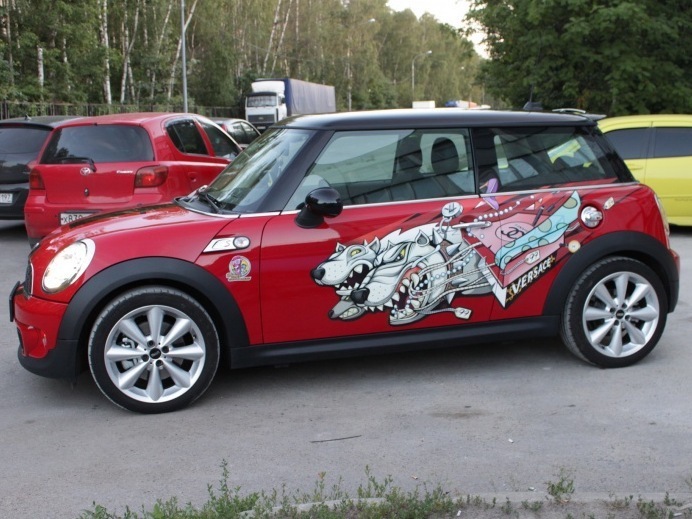 Стикербомбинг Mini Cooper