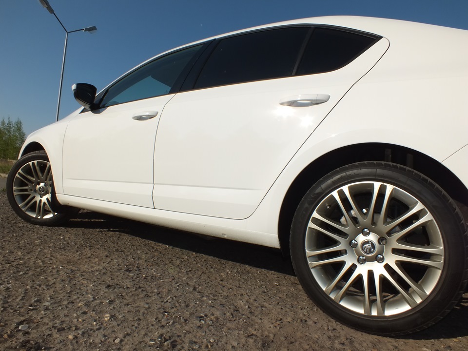 Драйв диски ззз. Skoda Luxon r18. Диски Luxon r18 Skoda Superb. 225/45 R18 Octavia. Диски Luxon r18 Skoda.