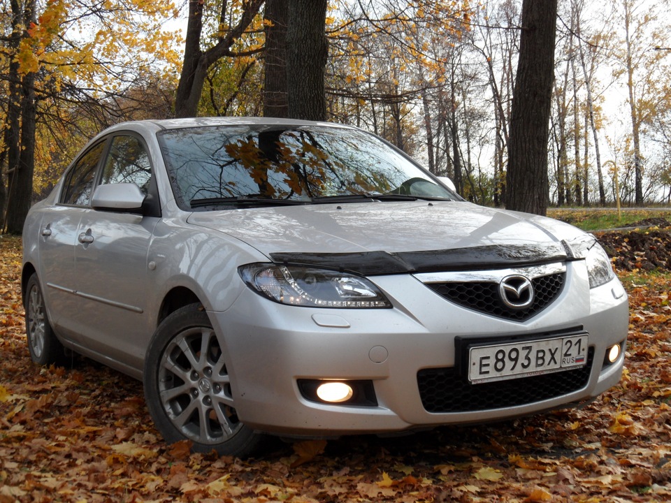 Серебристая 3. Mazda 3 серебристый 2008. Мазда 3 серебрибристая. Мазда 3 серебро. Серебряная Мазда 3.