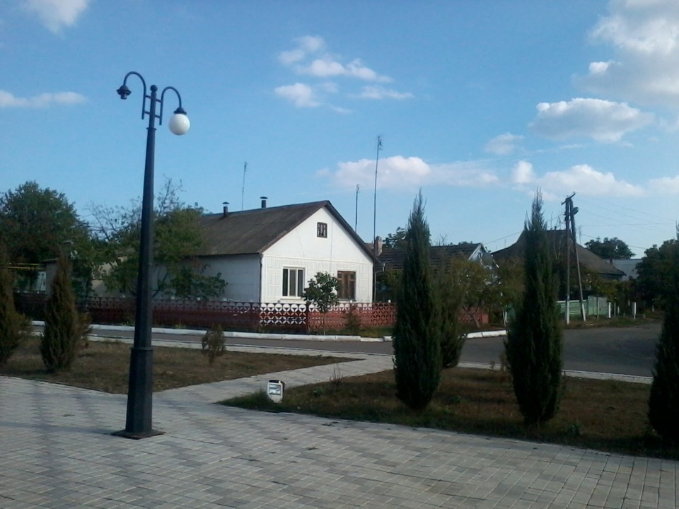 Памятник голодомору, стелла славы 2 мировой, моя бывшая дача, церквушка ...