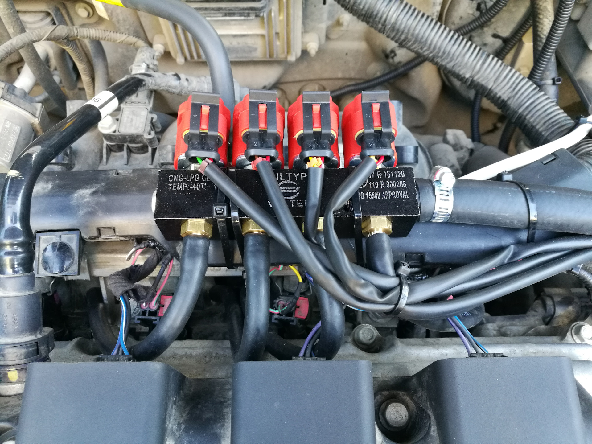 Баллон гбо на ниву 60 литров. Установка гбо адреса телефоны. Установка гбо адреса телефоны. Газовое оборудование на автомобиль визитка. Империя нальчик газовое оборудование.