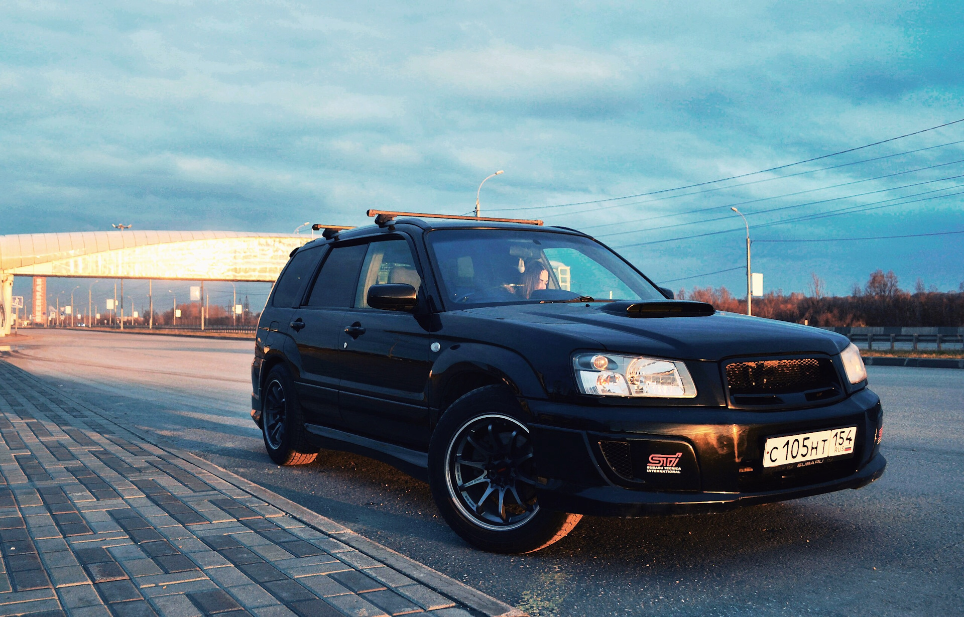 Какого размера субару форестер. XXR 527 Forester SG. Subaru Forester SG XXR 530. Rays ce28 на Субару Форестер. Торпедо Субару Форестер sg5.