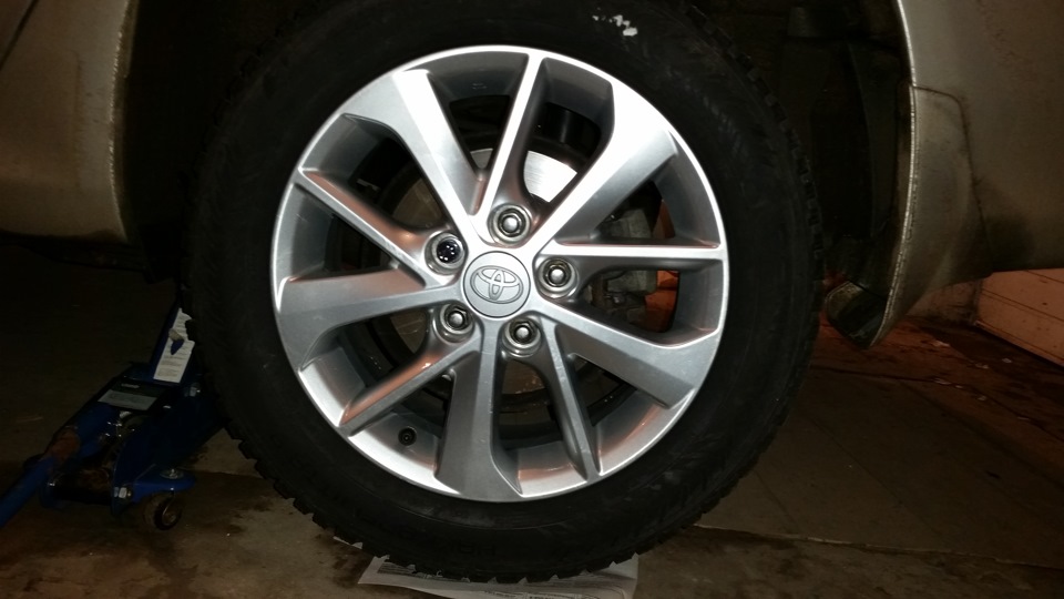 Размер колес тойота королла 150. Оригинальные литые диски тойота королла е150. Диски королла 150 родные штатные. Параметры дисков тойота королла 150. Параметры дисков 120 тойота королла.