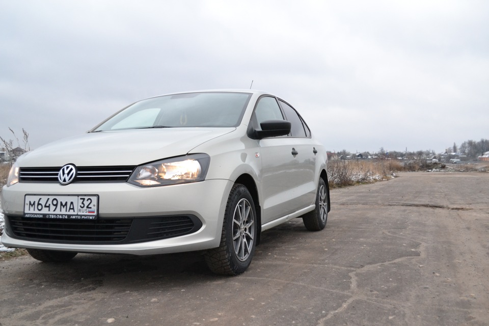 Volkswagen Polo седан 2011