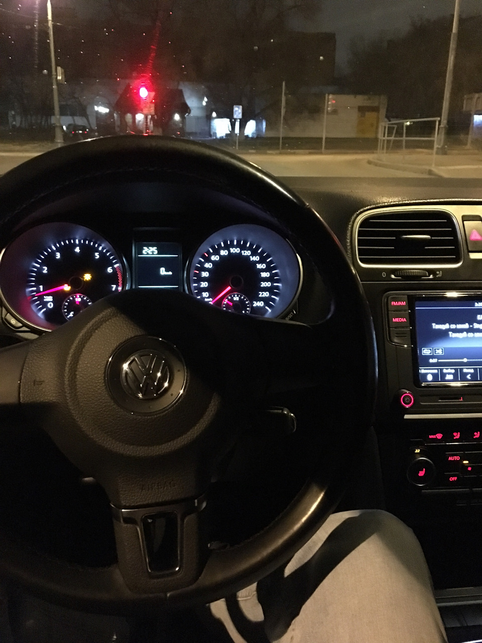 RCD 330+ (Альтернативное меню & красная тема) — Volkswagen Golf Mk6, 1,4 л,  2011 года | автозвук | DRIVE2