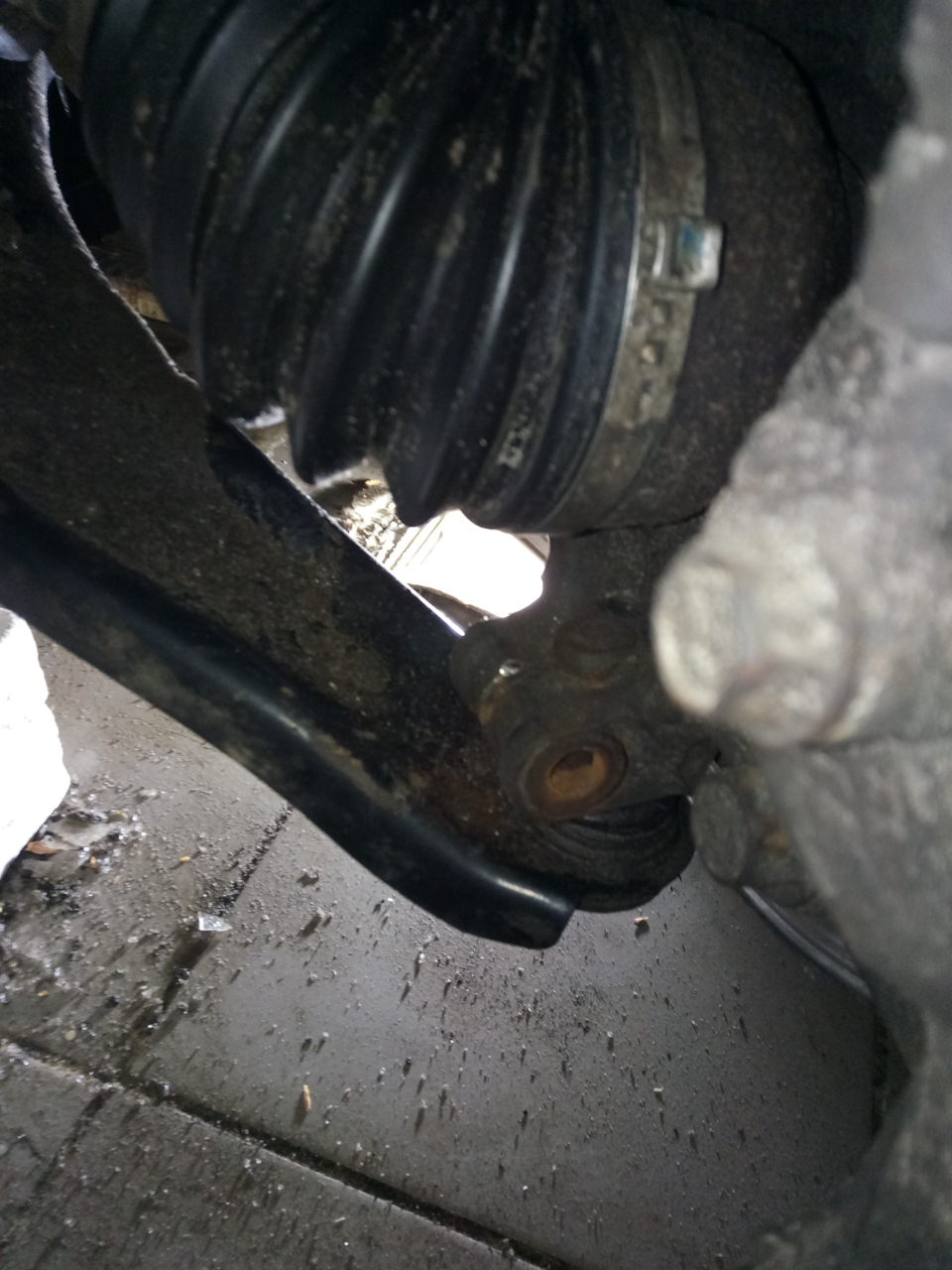 1. Замена переднего внутреннего пыльника шруса (часть 1 — снятие ...