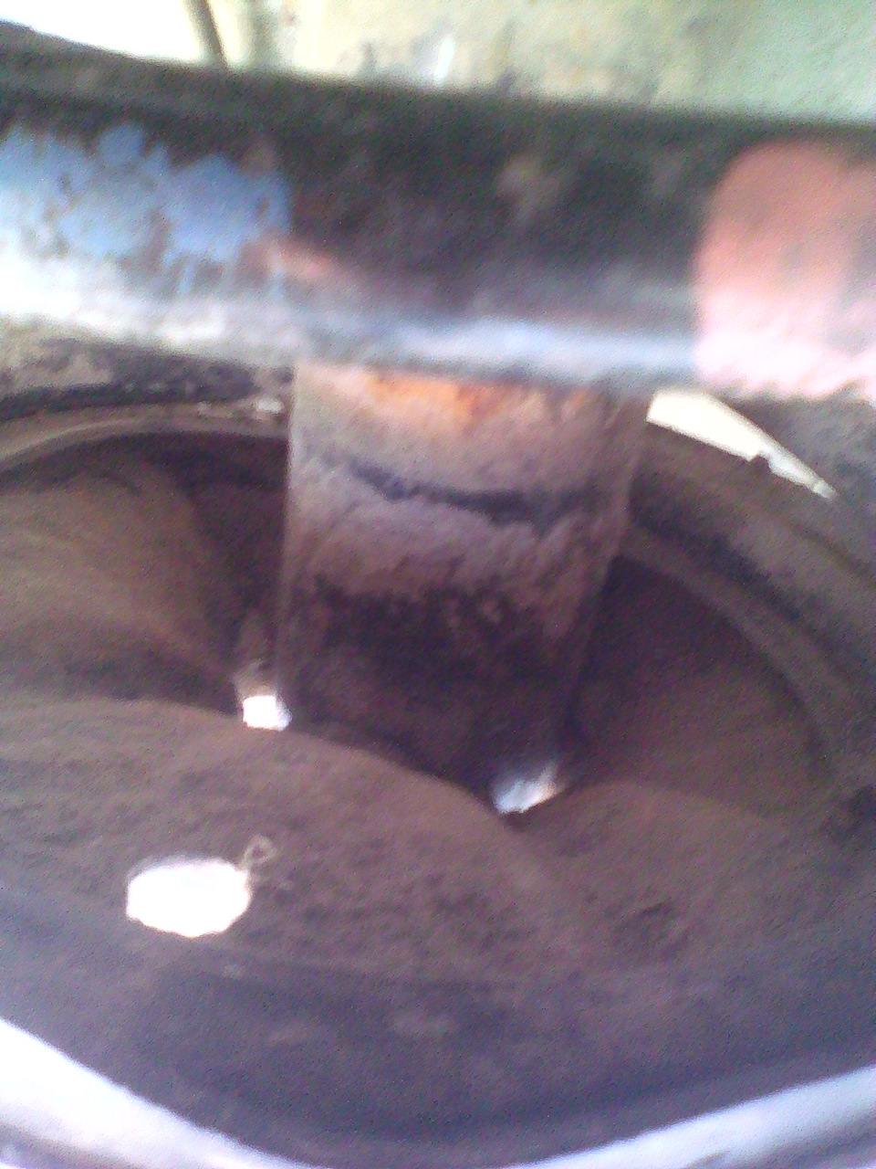 Прочистка дренажных отверстий — Mitsubishi Lancer IX, 1,6 л, 2006 года ...