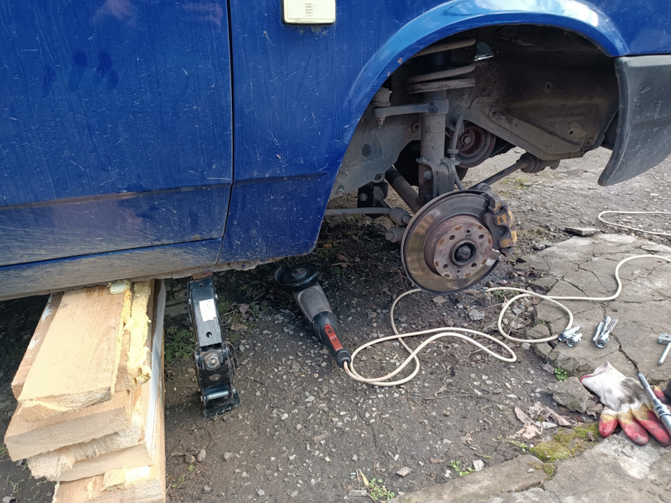 Замена шпильки ролика-натяжителя ГРМ ваз 2109 — Lada 21093, 1,5 л, 1999 ...