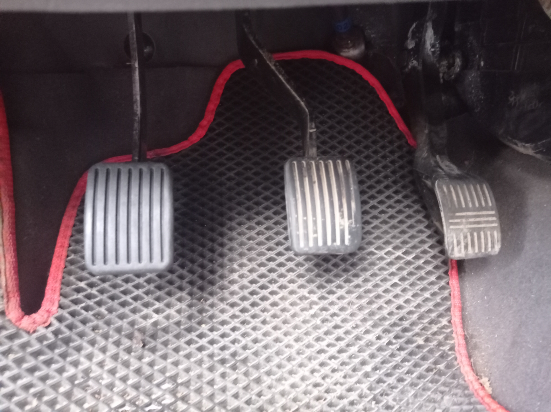 Накладки на педали на Акцент — Hyundai Accent (2G), 1,5 л, 2005 года ...