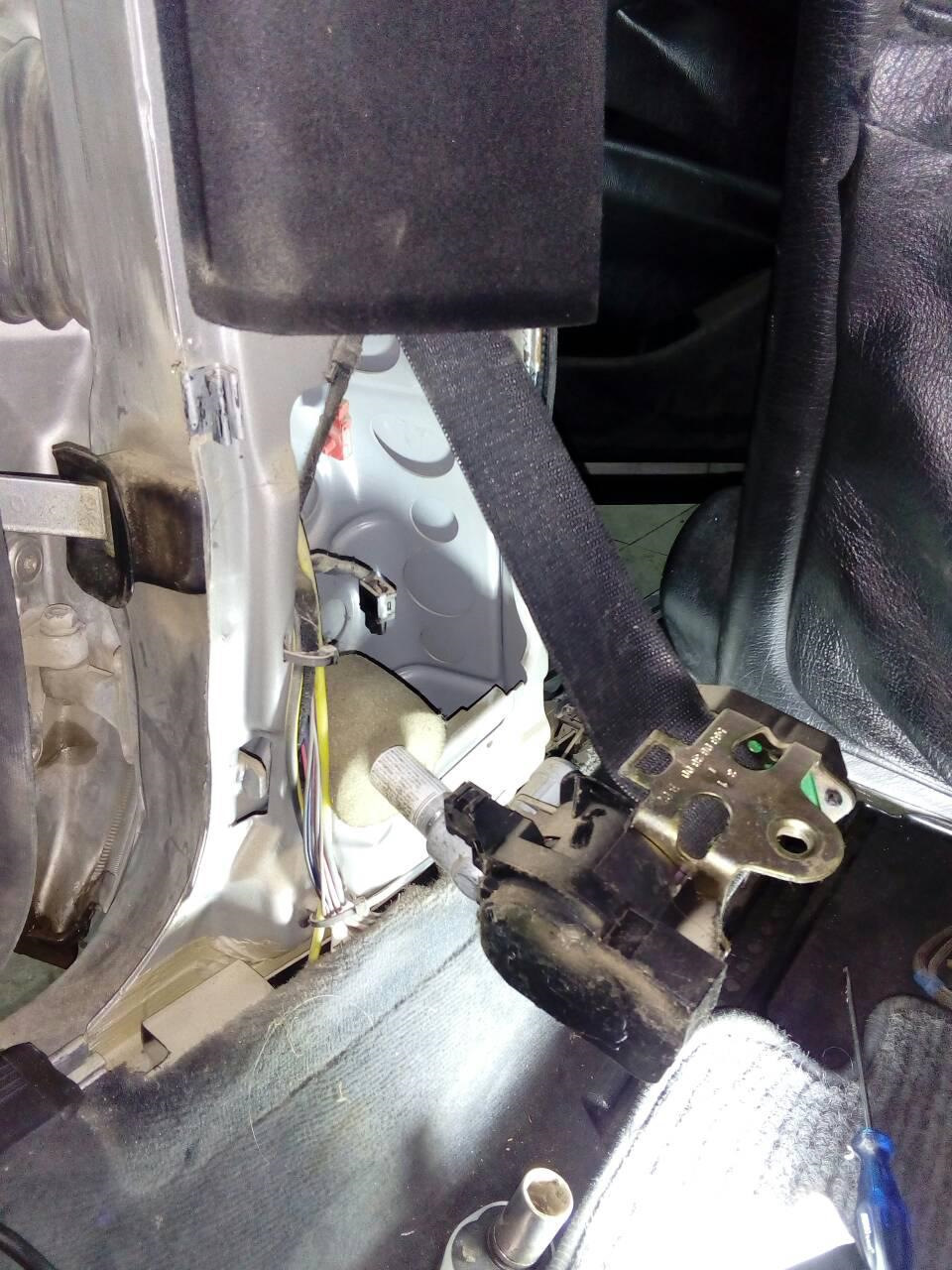 driver Seat belt return problem.fixed. — MercedesBenz Eclass (W210