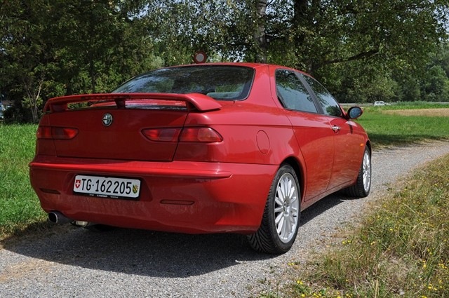 Альфа спойлеры. Спойлер Альфа Ромео 156. Alfa Romeo 156 Spoiler. Alfa Romeo со спойлерами. Альфа 156 желтая.