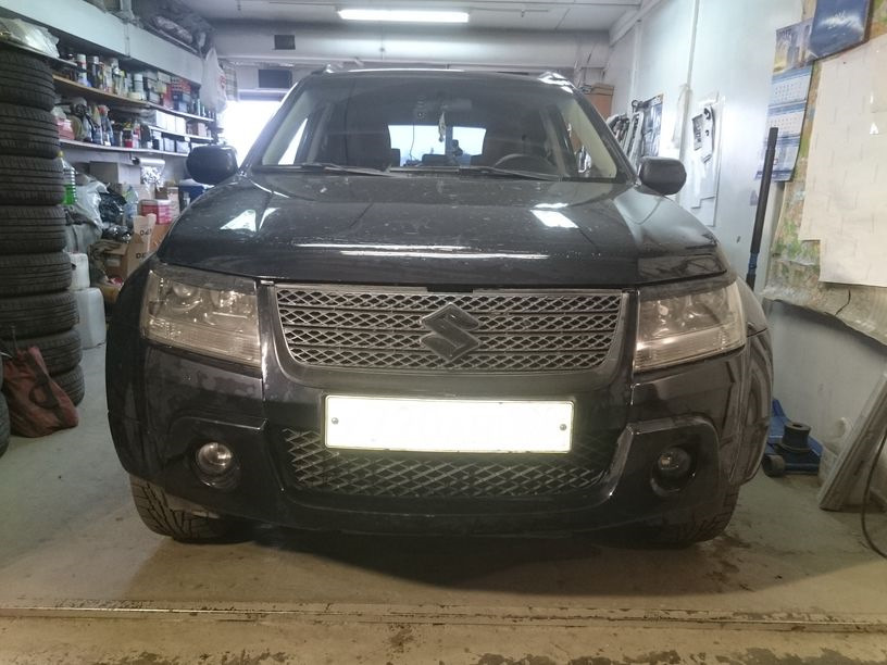 Замена штатных линз солярис. Suzuki grand vitara 2001 фара линзы. Линзы на сузуки гранд. Линзы на сузуки гранд. Тонировка задних фар сузуки гранд витара.