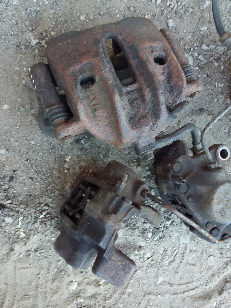 Суппорт омега а. Суппорт опель омега. Суппорт опель омега. Суппорт тормозной задний опель омега б. Суппорт задний опель омега б.