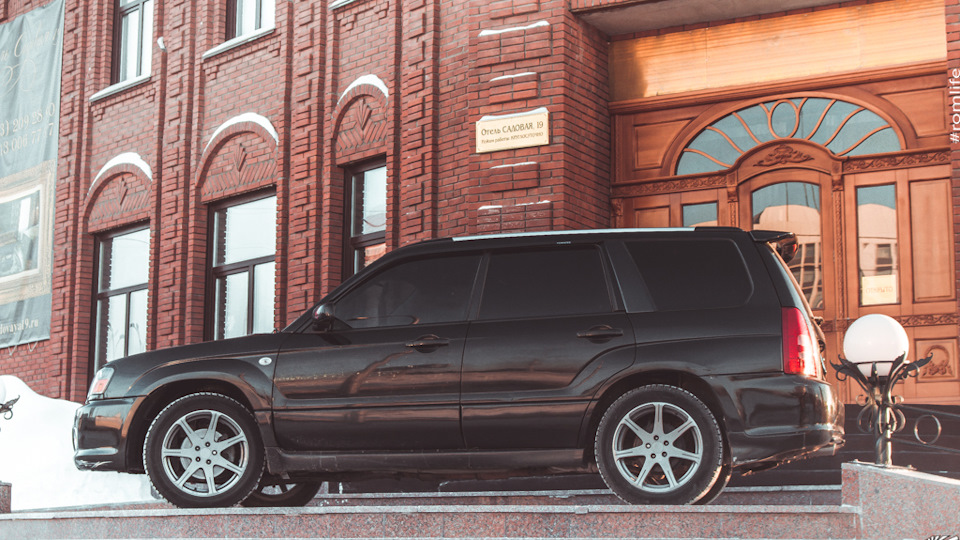 Subaru Forester Черный Кросс