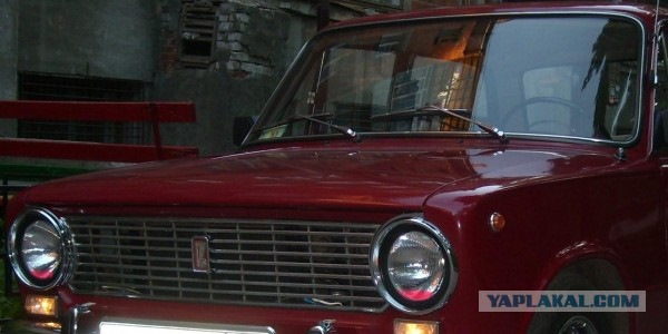Монетки под стеклом авто. Смотреть фото Монетки под стеклом авто. Смотреть картинку Монетки под стеклом авто. Картинка про Монетки под стеклом авто. Фото Монетки под стеклом авто