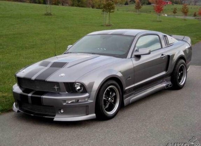 Ford Mustang 2005 Р±РµР»С‹Р№