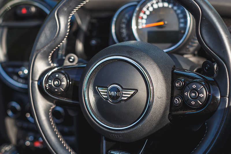 mini cooper кабриолет с жесткой крышей. Смотреть фото mini cooper кабриолет с жесткой крышей. Смотреть картинку mini cooper кабриолет с жесткой крышей. Картинка про mini cooper кабриолет с жесткой крышей. Фото mini cooper кабриолет с жесткой крышей