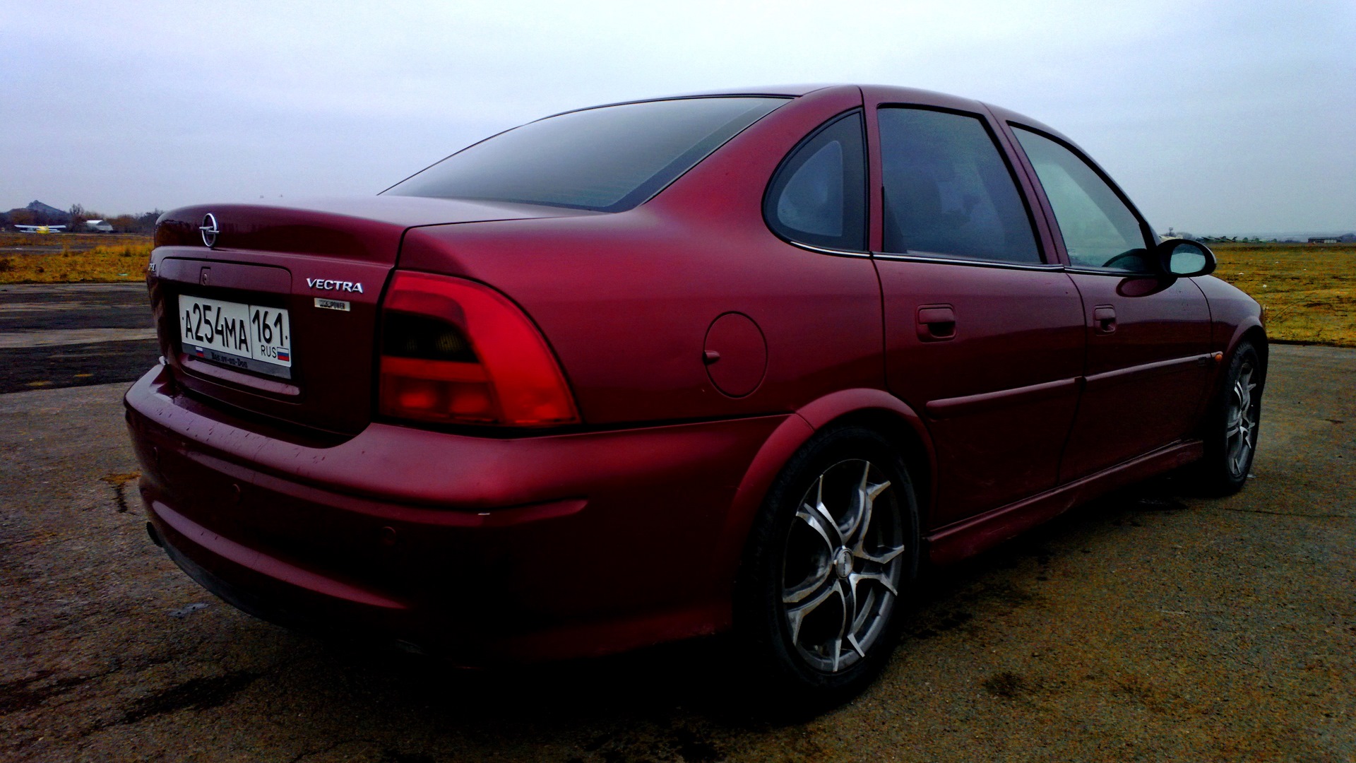 Купить опель вектра б рестайлинг. 2001 Opel Vectra b 2.2. Опель Вектра б Вишневая. Opel Vectra b красный. Опель Вектра б красный.