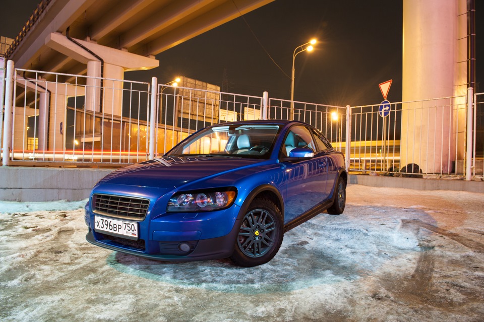 Синий 30. Volvo c30 Blue. Вольво с30 синяя. Volvo c30 в голубом цвете. Фото Вольво c30 синего цвета.