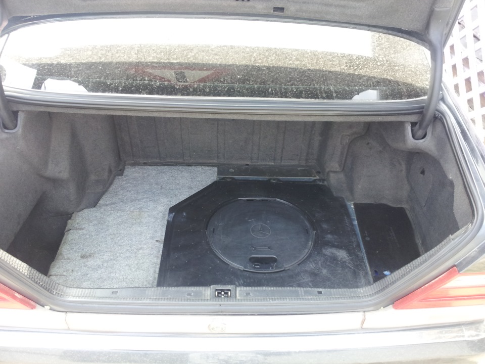 Что то пыли много в багажнике, или как удалялась ржавчина. — Mercedes ...