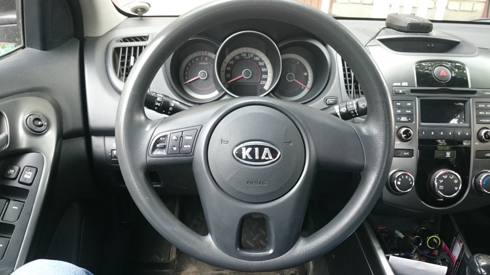 Обтяжка руля - KIA Cerato (2G), 1,6 л, 2010 года стайлинг DRIVE2