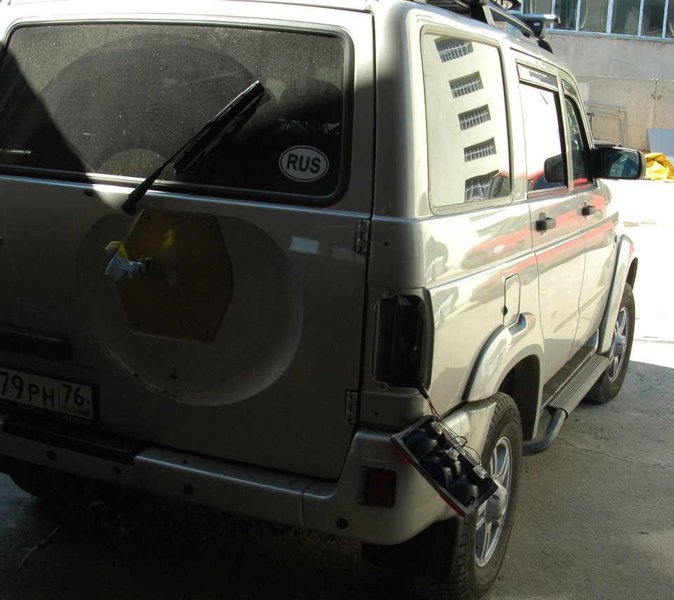 Установка калитки на запаску — УАЗ Patriot, 2,7 л, 2013 года ...