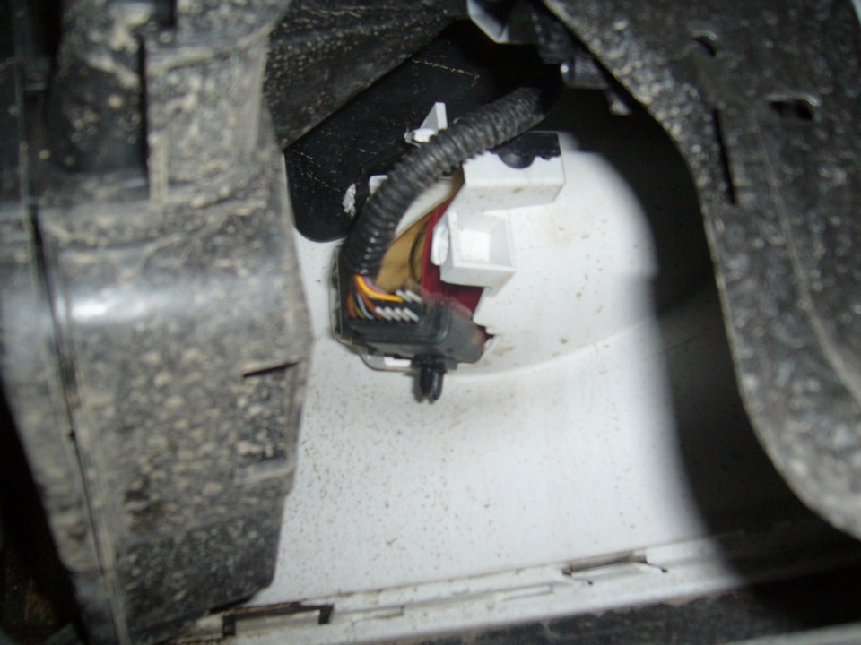 Нужна помощь по установке ПТФ — Ford Focus III Hatchback, 1,6 л, 2011 ...