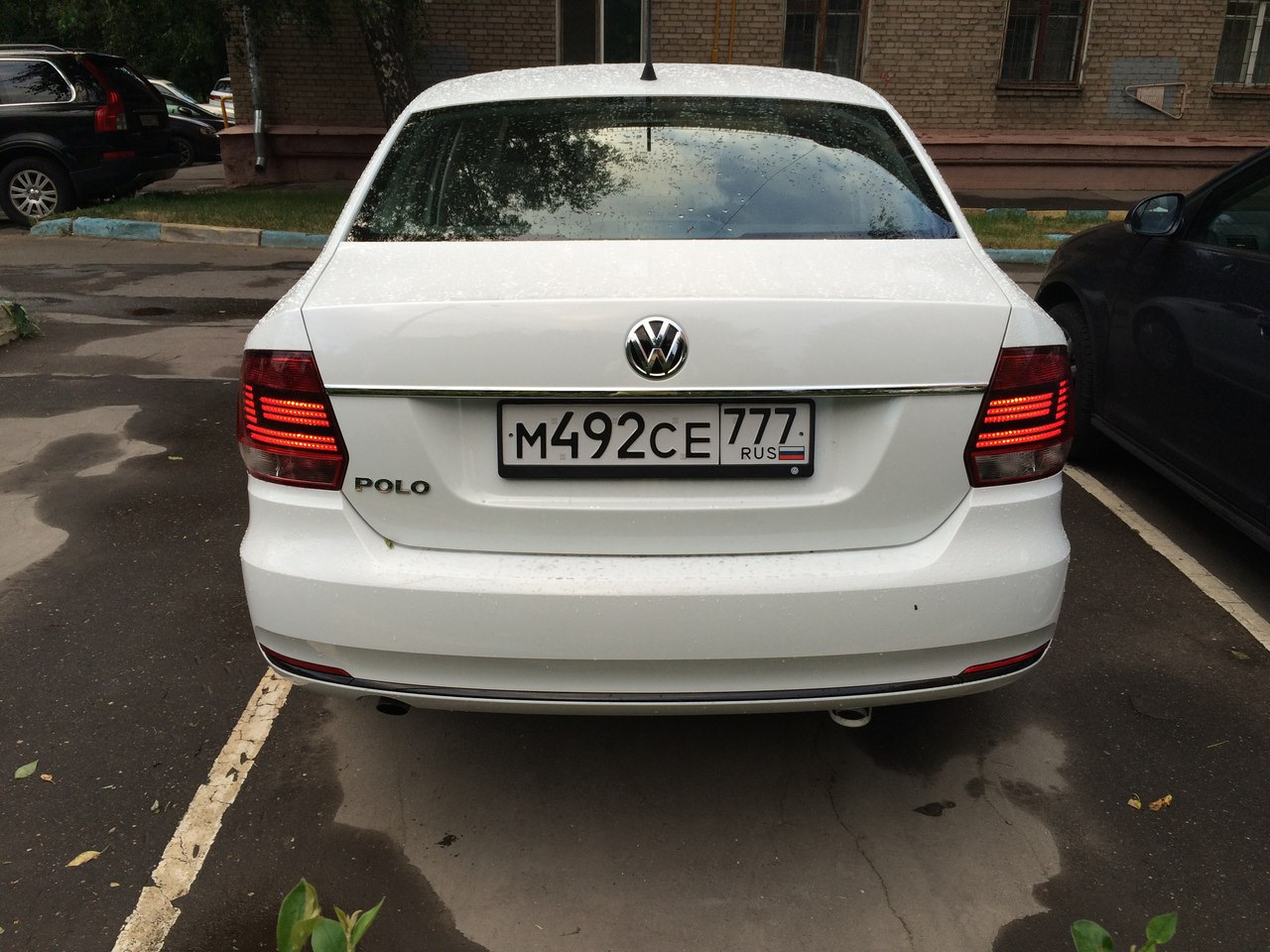 Задний хромированный молдинг на багажник — Volkswagen Polo Sedan, 1,6 л ...
