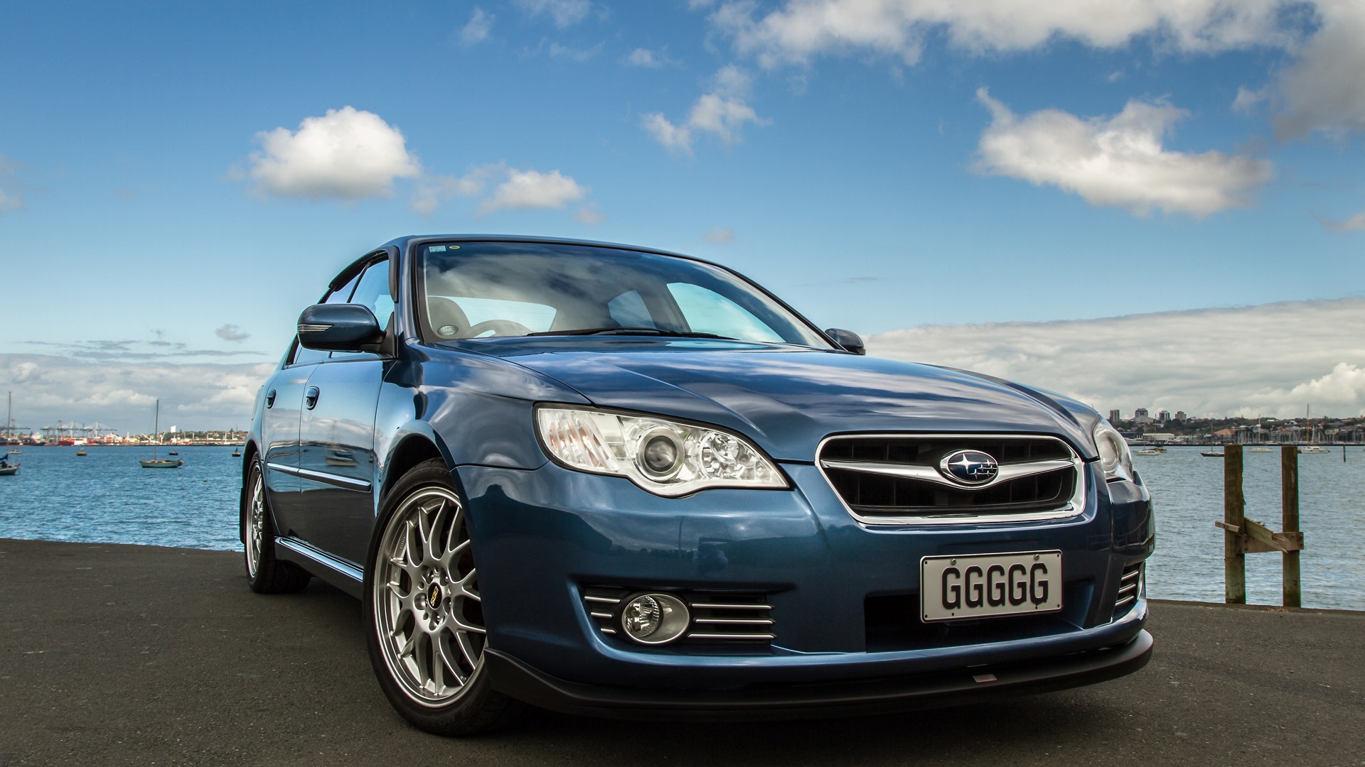 Subaru legacy spec b отличие