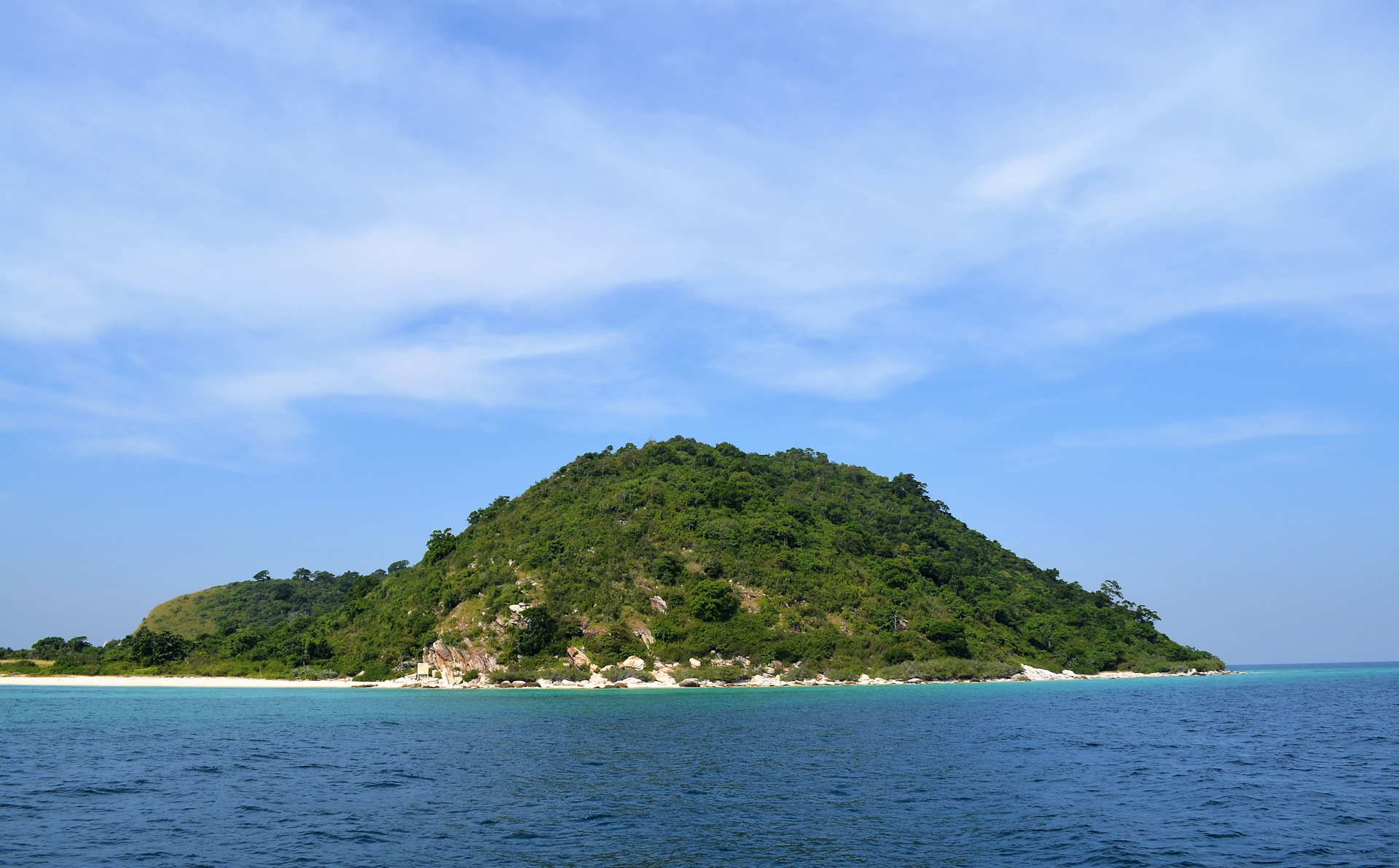 Sleeping island. Пляж Хадрин Панган. Ко Рин Тайланд. Рин (остров). Снится остров.