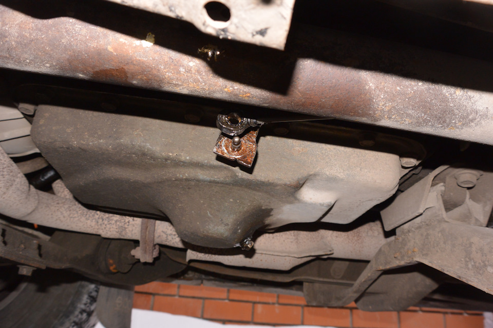 Соскочила тяга АКПП. Не переключаются передачи. Чем зафиксировать тягу ...