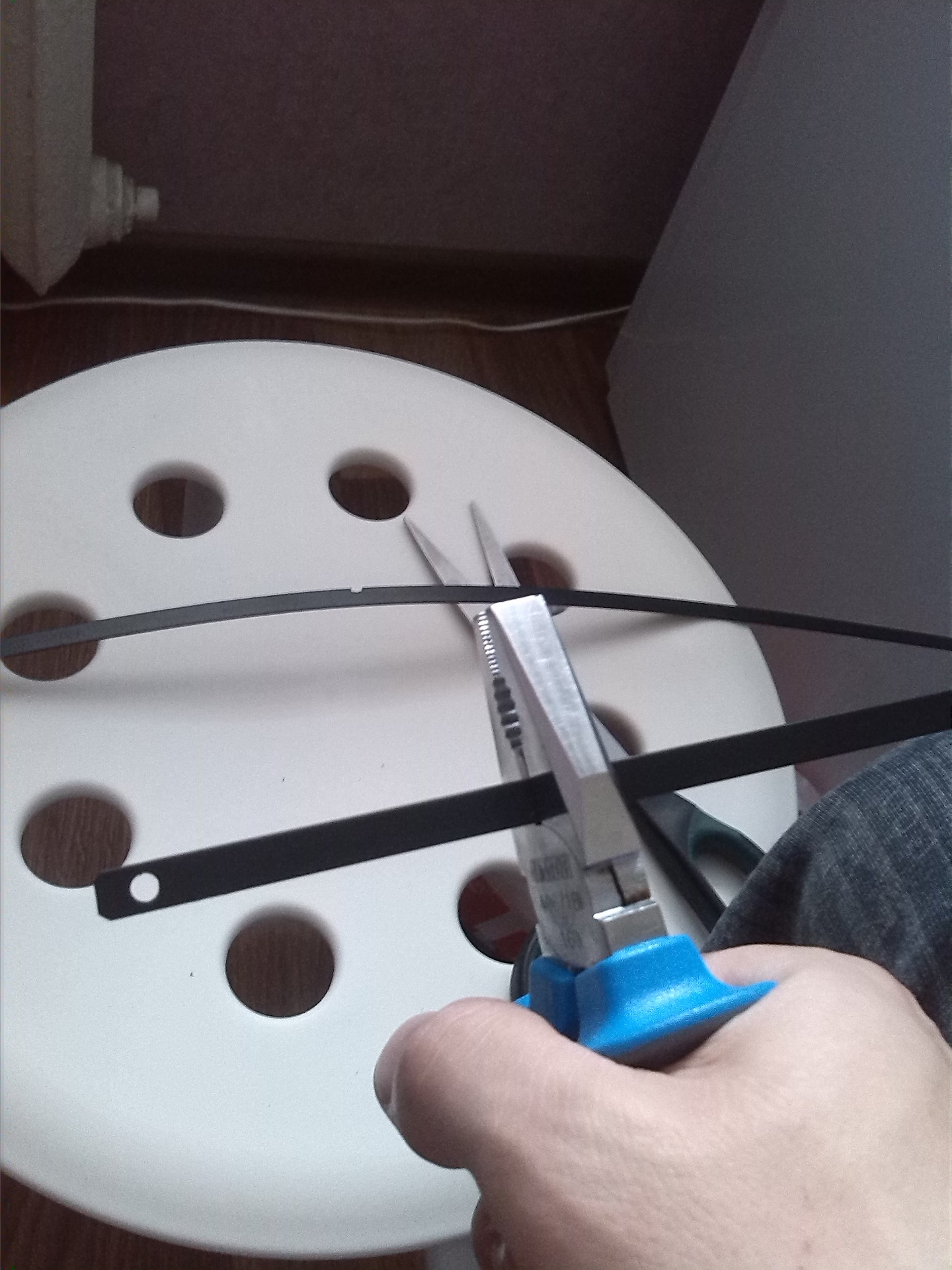 Уменьшаем дворники и ставим сетку на салонный фильтр. — Lada Приора ...