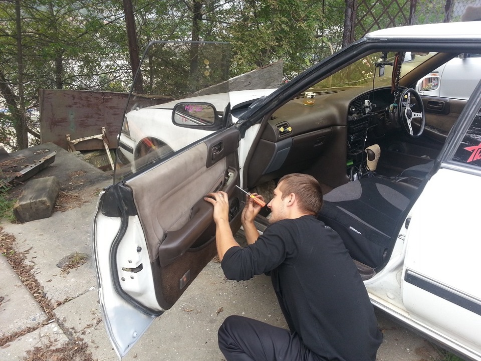 #22 Зеркало левое и пневмосигнал — Toyota Mark II (80), 2 л, 1989 года ...