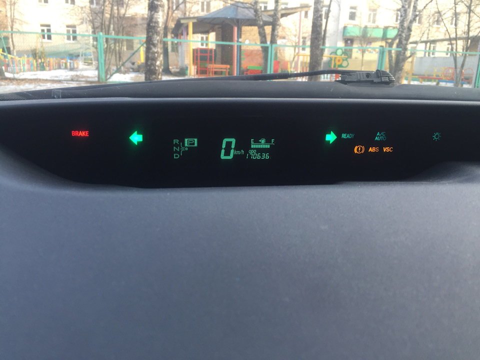 Порвался шланг тормозной- испугало не на шутку — Toyota Prius (20), 1,5 ...