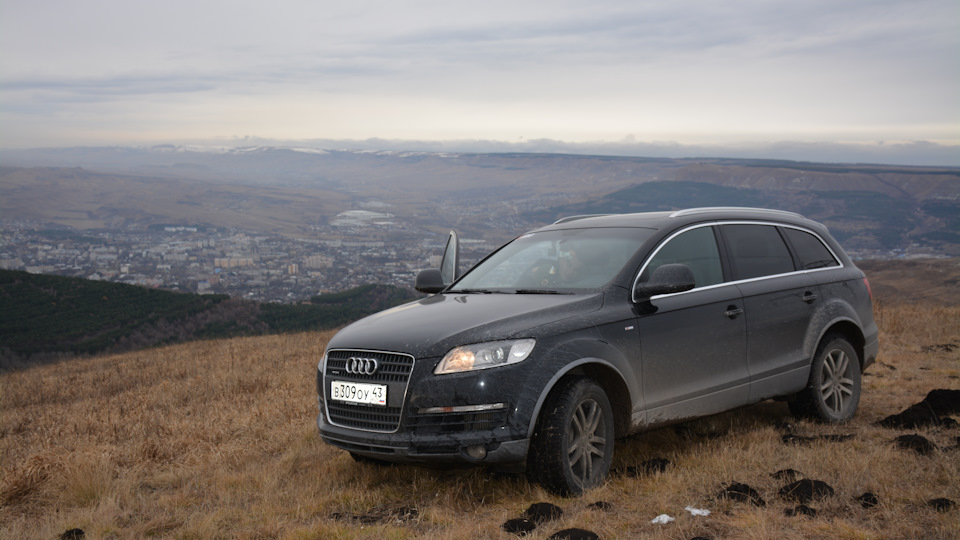 Audi Q7 3.0 TDI  BUG