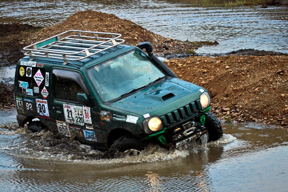 Полный привод джимни. Сузуки Джимни трофи. Jimny Вятка 4x4. Jimny Team 65. Wildgoose Jimny.