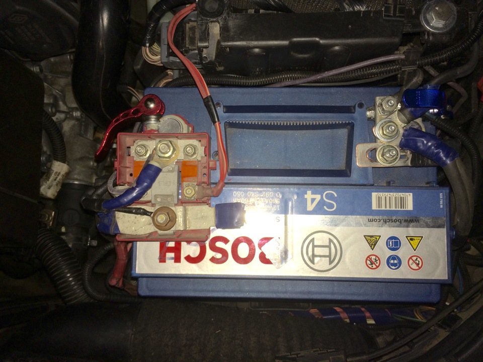 хвостики пришлось чуток подогнуть чтобы встала крышка — Renault Megane II