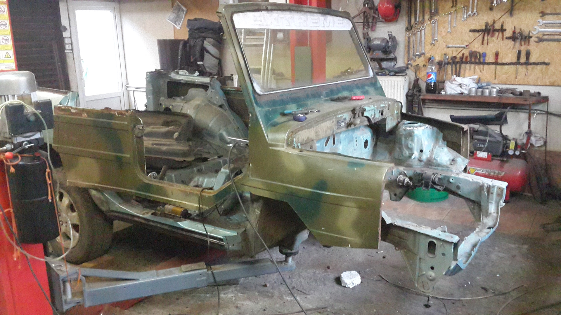 Луаз-967. Разборки луаз. Вин кузова на луаз 969м. Стеклопластиковый кузов на луаз. Разобранный луаз.
