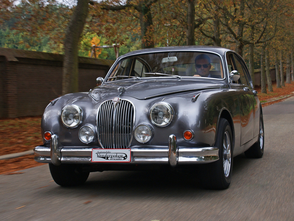 Jaguar MK II 3 8