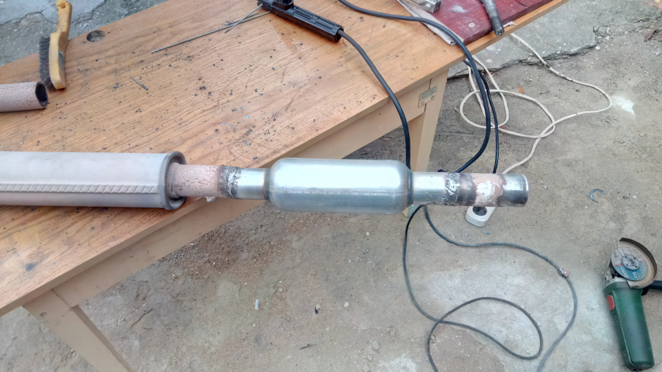 Резонатор или стронгер что лучше. 71QAAgBFj A 960. Резонатор или стронгер что лучше фото. Резонатор или стронгер что лучше-71QAAgBFj A 960. картинка Резонатор или стронгер что лучше. картинка 71QAAgBFj A 960. Установка дополнительных элементов, способных оптимизировать работу выхлопной системы, стала достаточно популярной в последние годы. Такую модернизацию делают не только на отечественных автомобилях, но и на иномарках разных брендов. Часто можно встретить установку нового оборудования вместо катализатора (пламегаситель или стронгер), или же добавление гофры глушителя, для уменьшения колебательных процессов в системе выхлопа и т.д. Резонатор или стронгер что лучше. 71QAAgBFj A 960. Резонатор или стронгер что лучше фото. Резонатор или стронгер что лучше-71QAAgBFj A 960. картинка Резонатор или стронгер что лучше. картинка 71QAAgBFj A 960. Установка дополнительных элементов, способных оптимизировать работу выхлопной системы, стала достаточно популярной в последние годы. Такую модернизацию делают не только на отечественных автомобилях, но и на иномарках разных брендов. Часто можно встретить установку нового оборудования вместо катализатора (пламегаситель или стронгер), или же добавление гофры глушителя, для уменьшения колебательных процессов в системе выхлопа и т.д.