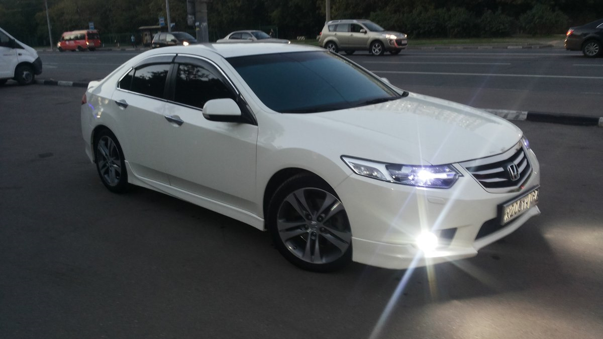 Honda Accord (8G) 2.4 бензиновый 2011 | белый цвет 2.0 турбо на DRIVE2