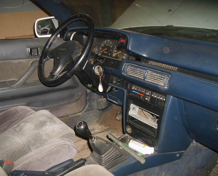   Toyota Camry 20 1989