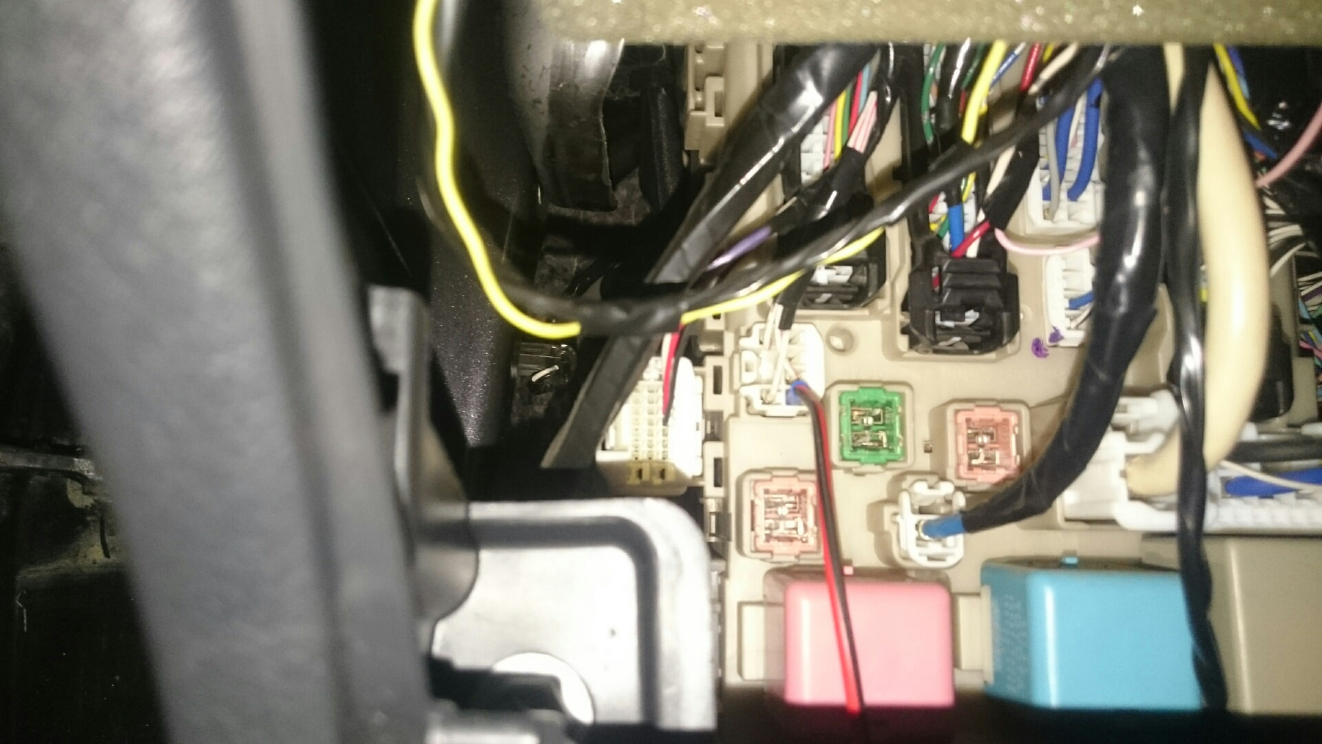 25. Подсветка ног воздуховодов — Toyota Corolla (140/150), 1,6 л, 2011 ...